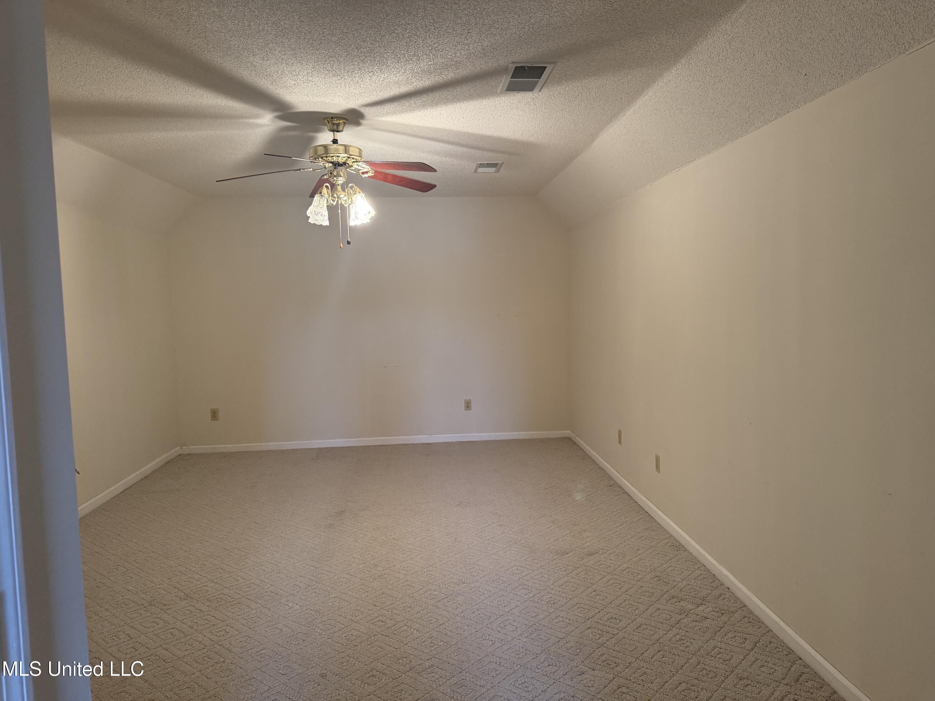 1999 Edgewood Boulevard Property Photo 38