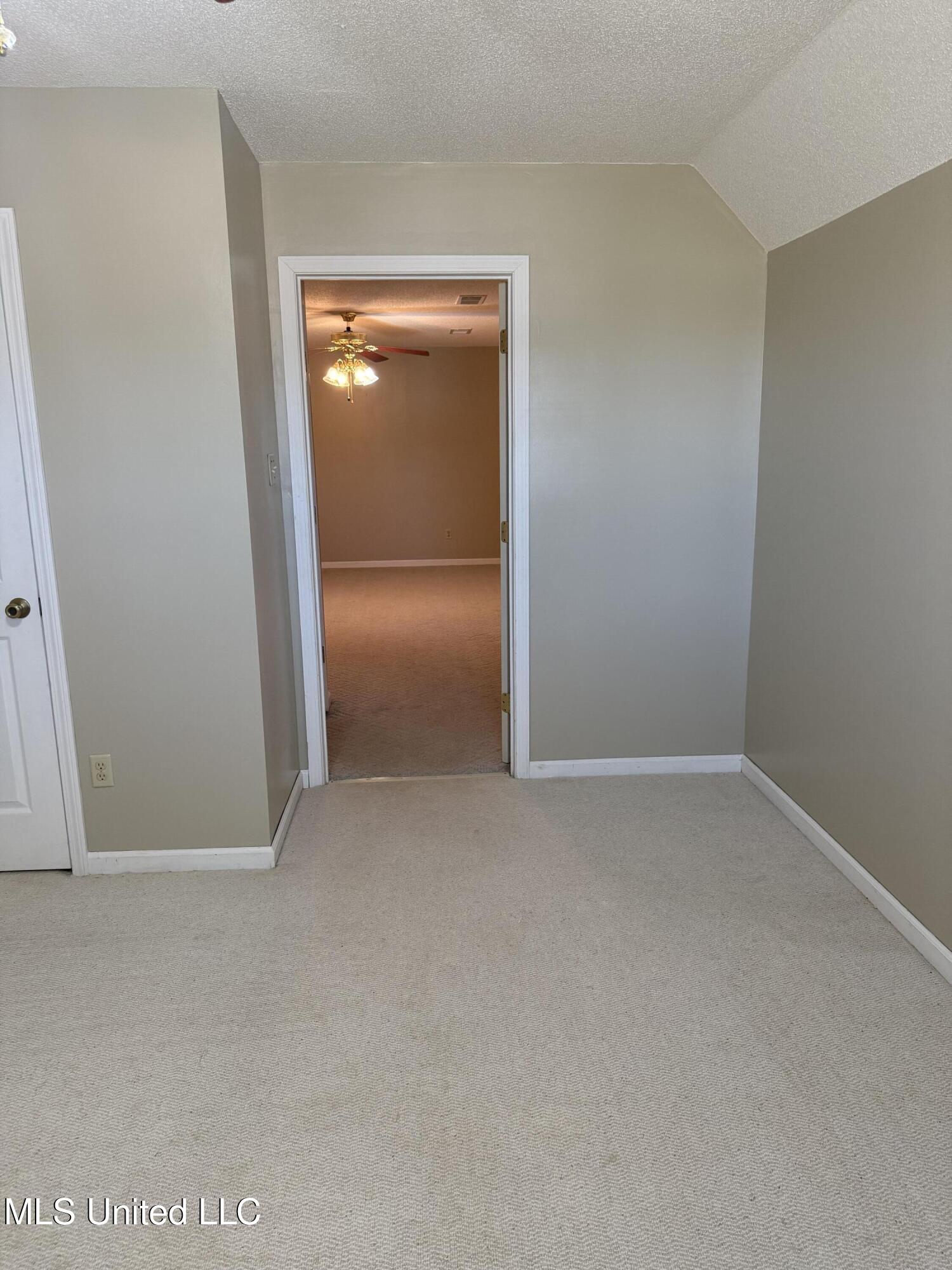 1999 Edgewood Boulevard Property Photo 39