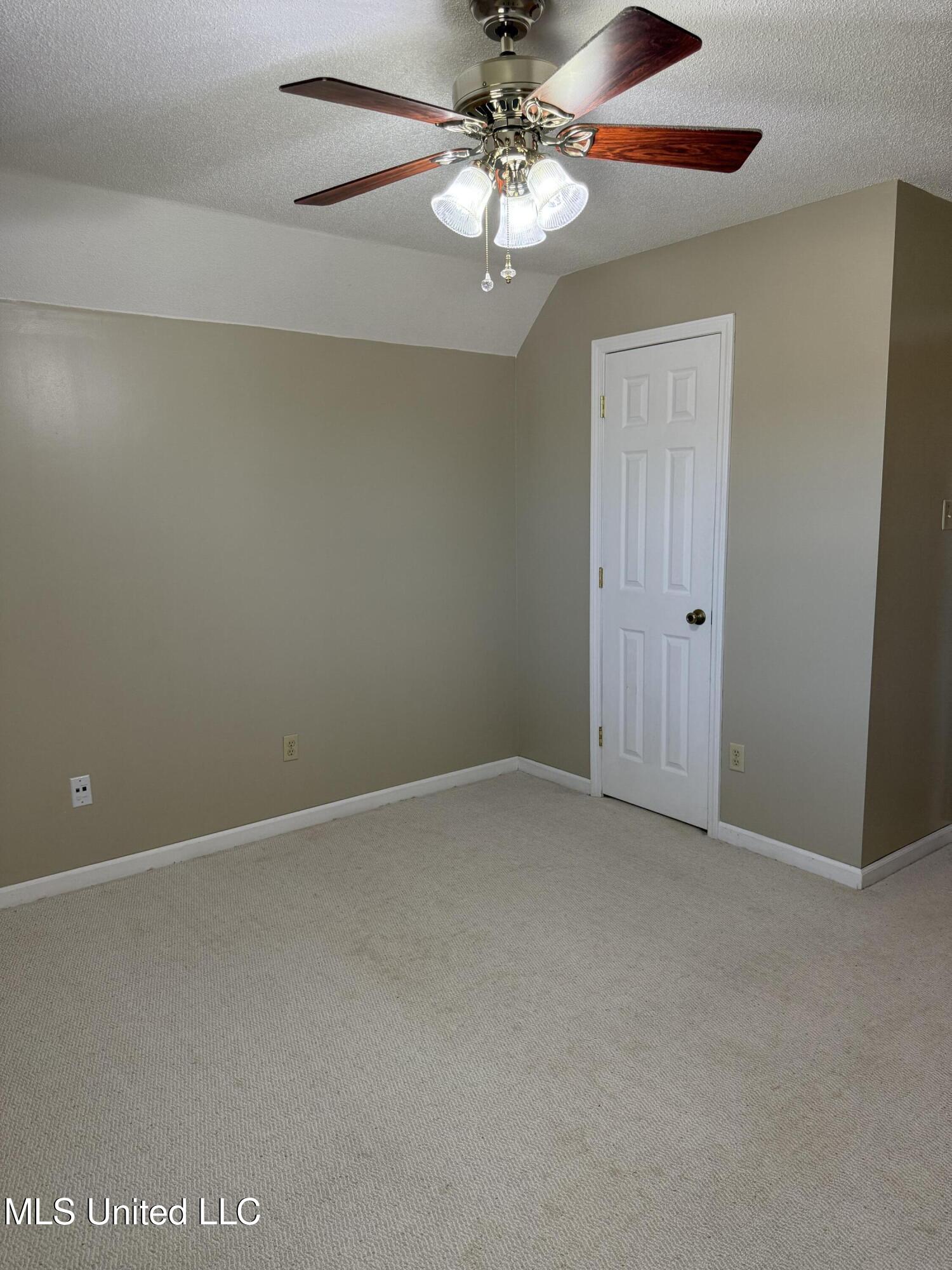 1999 Edgewood Boulevard Property Photo 40