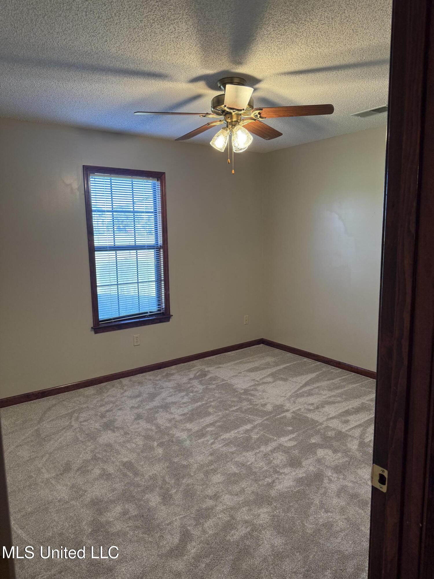 1999 Edgewood Boulevard Property Photo 42