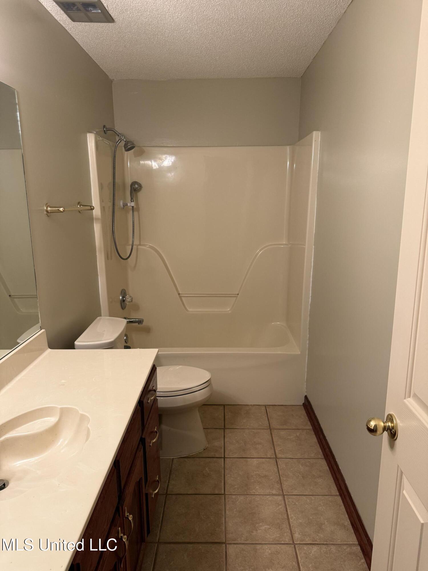 1999 Edgewood Boulevard Property Photo 46