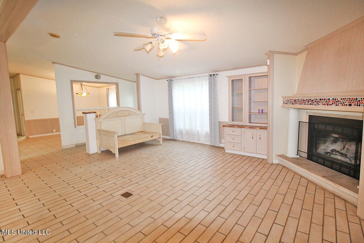 202 Howell Road Property Photo 5