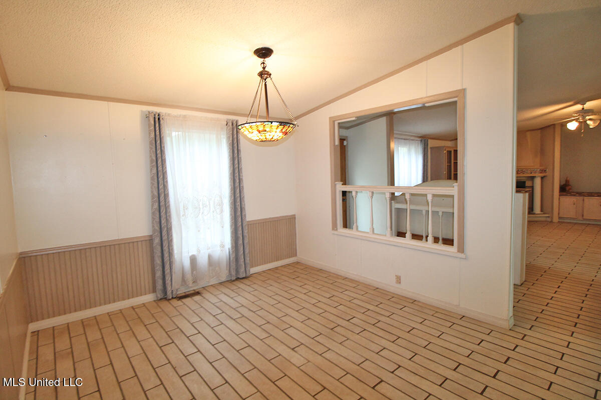 202 Howell Road Property Photo 9