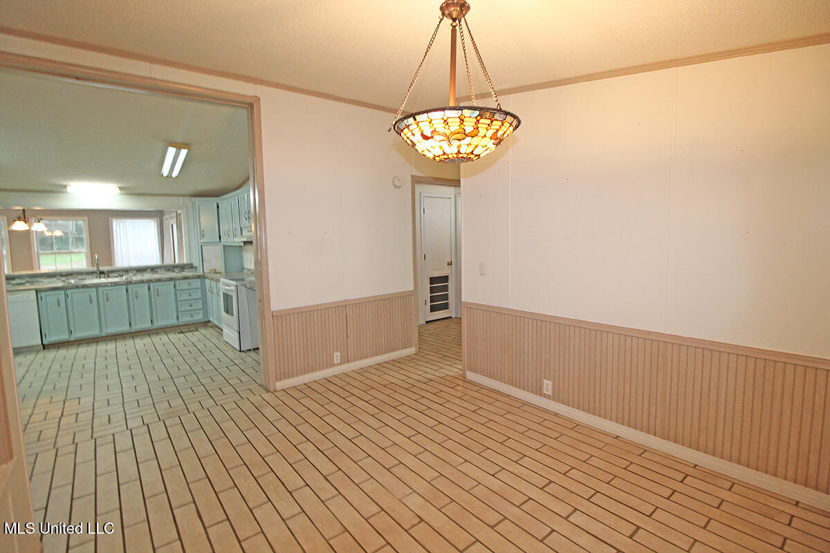 202 Howell Road Property Photo 10