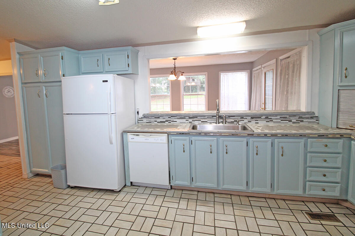 202 Howell Road Property Photo 13