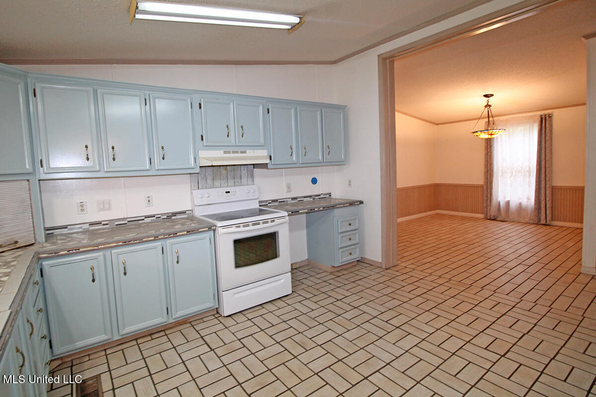 202 Howell Road Property Photo 14