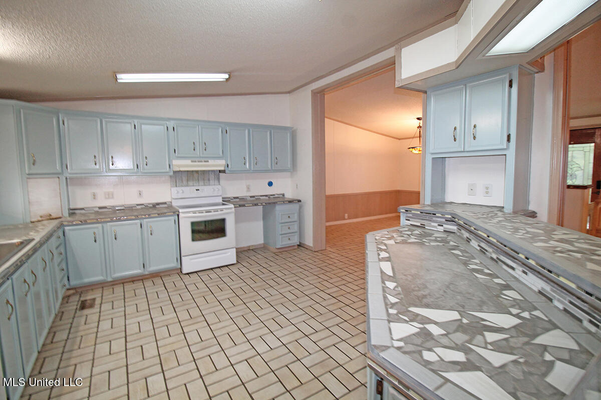 202 Howell Road Property Photo 17