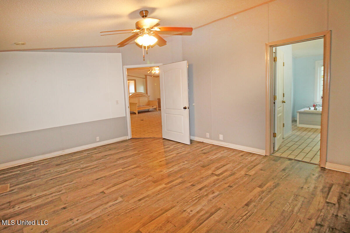 202 Howell Road Property Photo 23