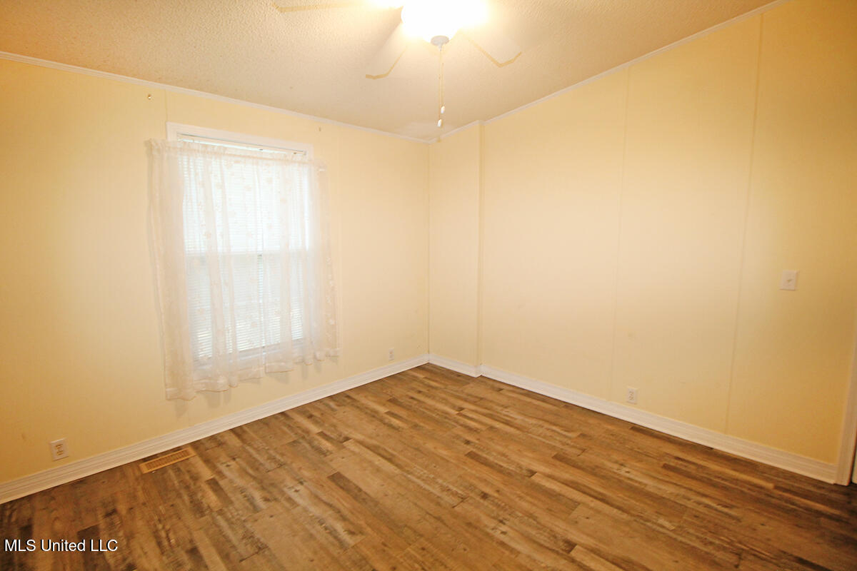 202 Howell Road Property Photo 32