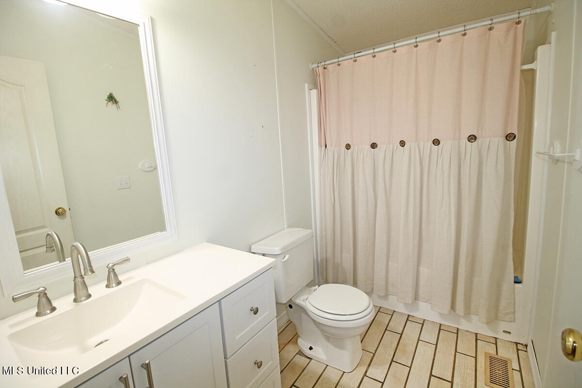 202 Howell Road Property Photo 35