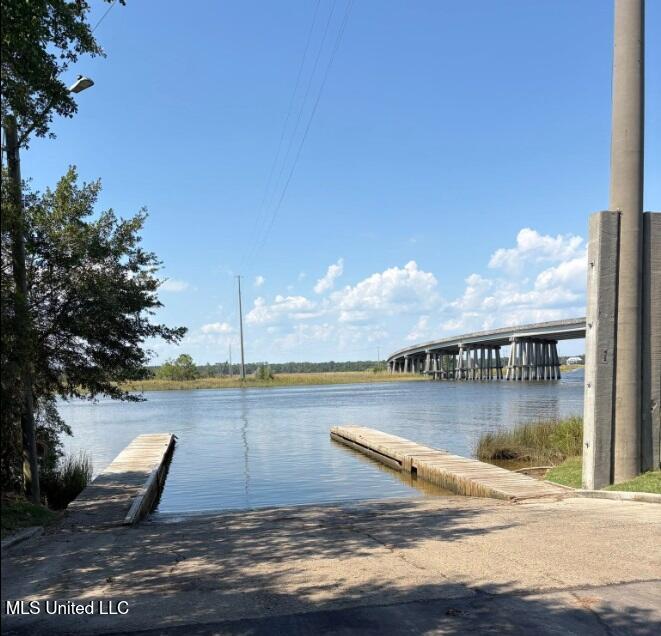 Winding Way Drive Property Photo 5