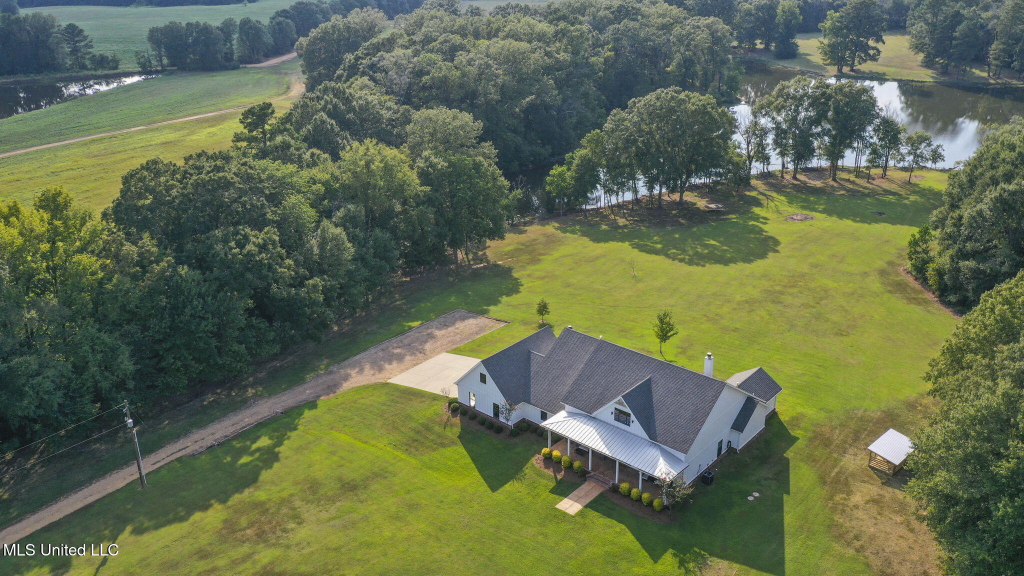 353 Flinco Farms Road Property Photo 4