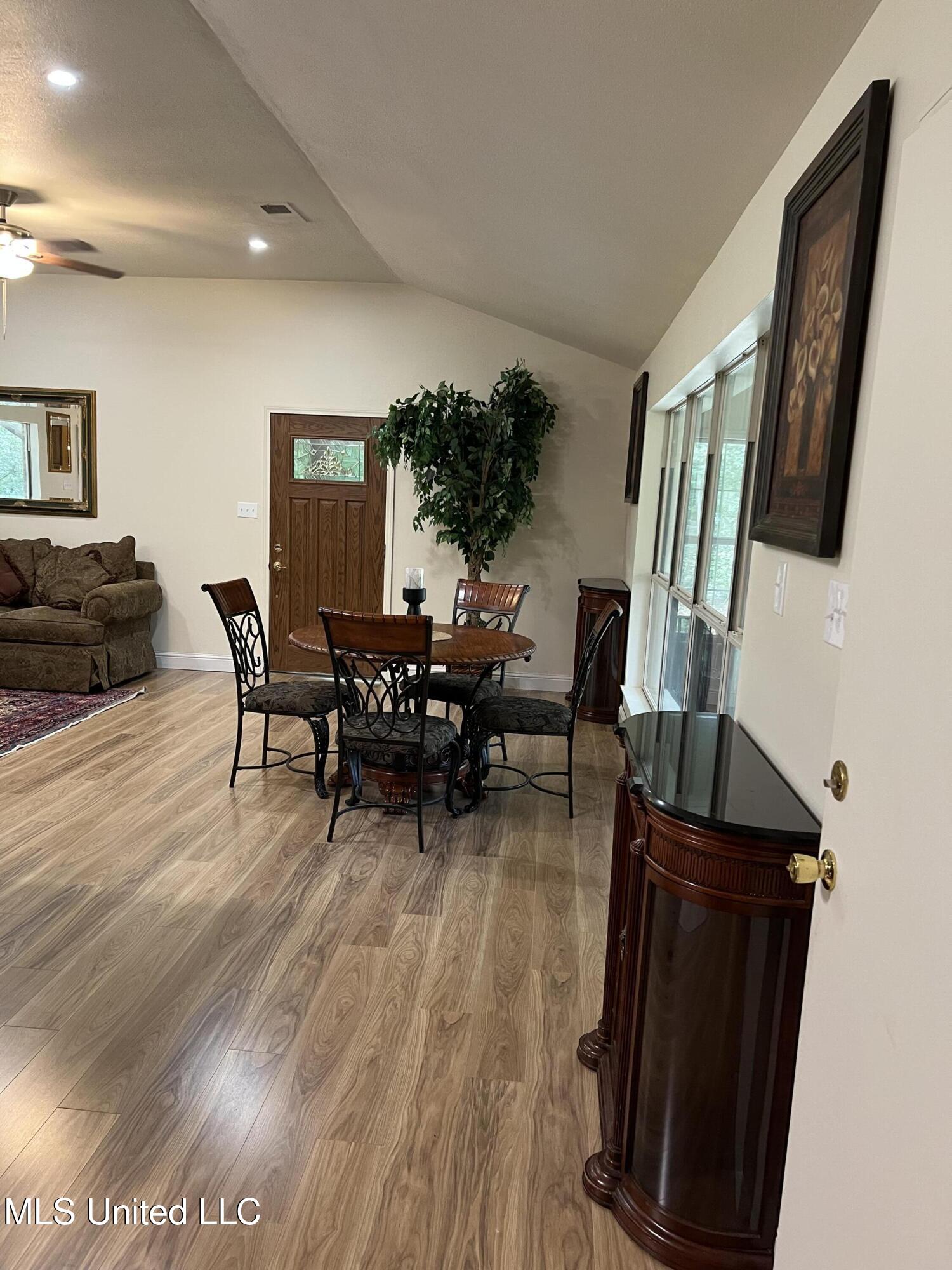 260 Lakeside Drive Property Photo 2