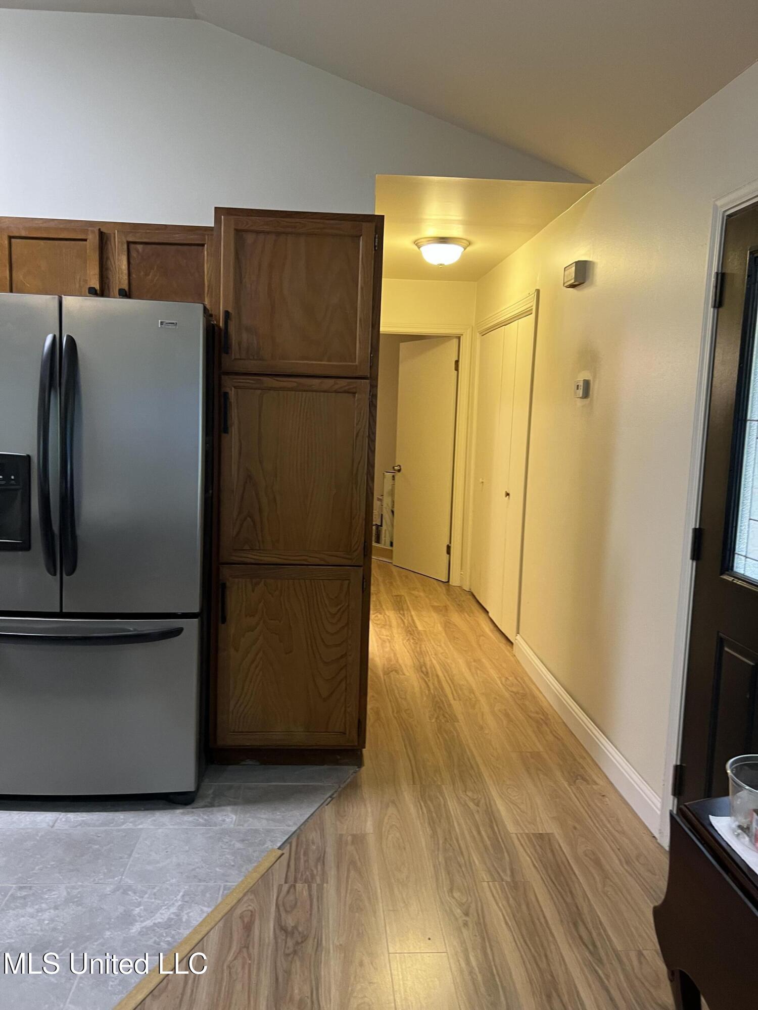 260 Lakeside Drive Property Photo 7