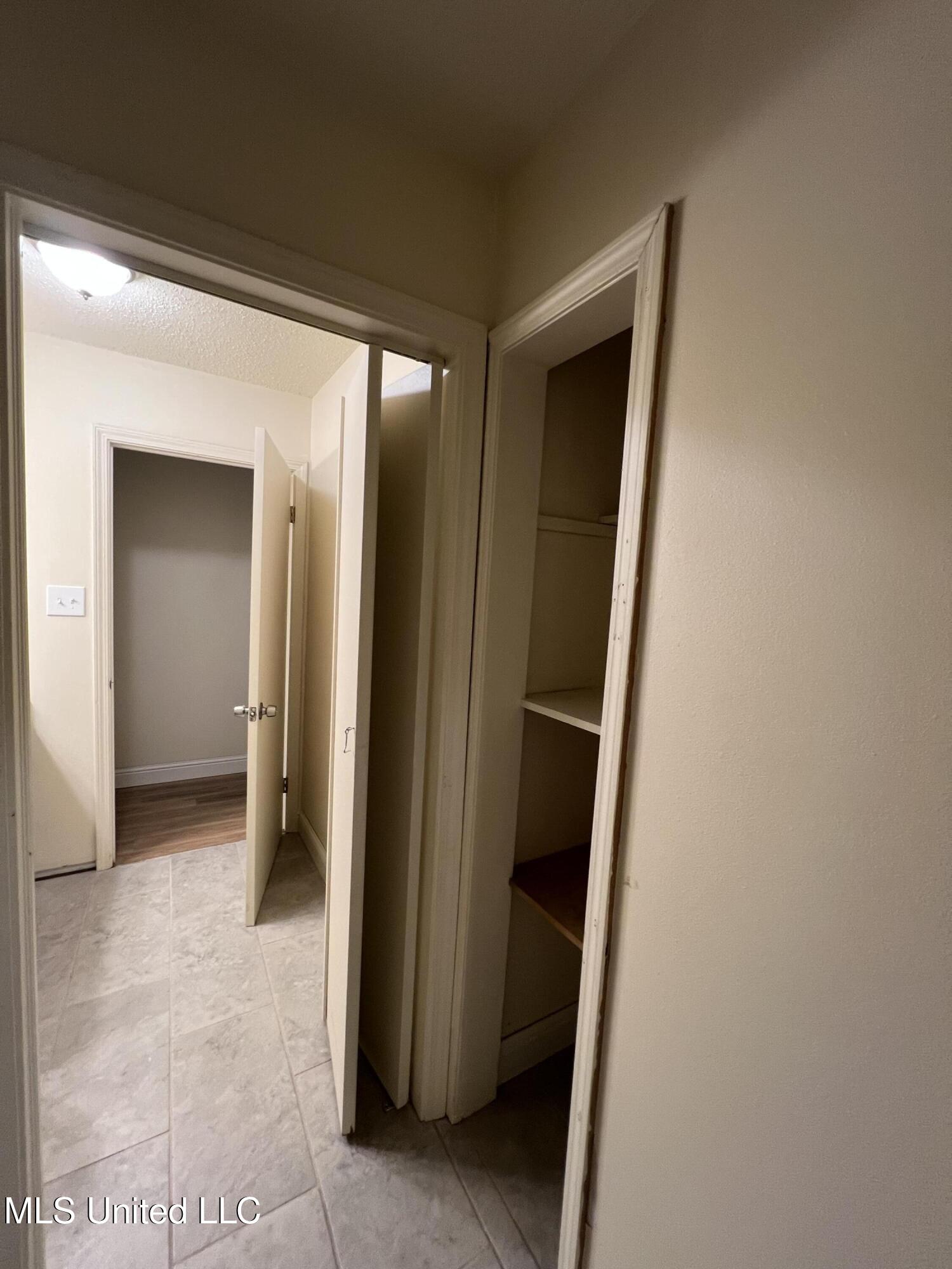 260 Lakeside Drive Property Photo 12