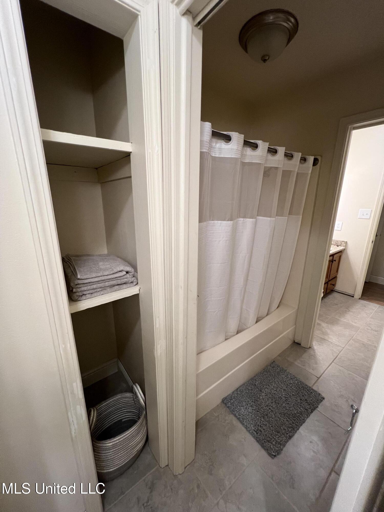 260 Lakeside Drive Property Photo 13