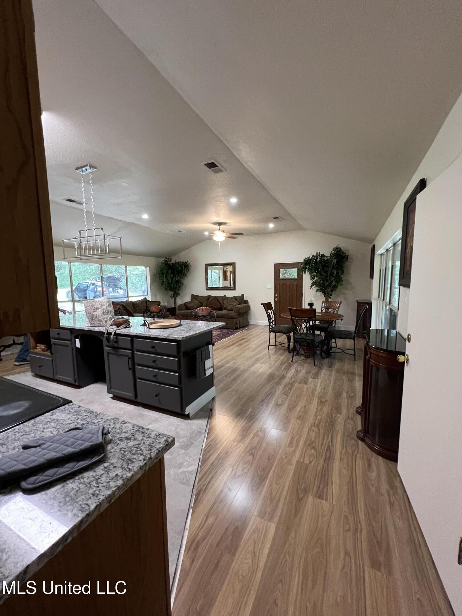 260 Lakeside Drive Property Photo 17