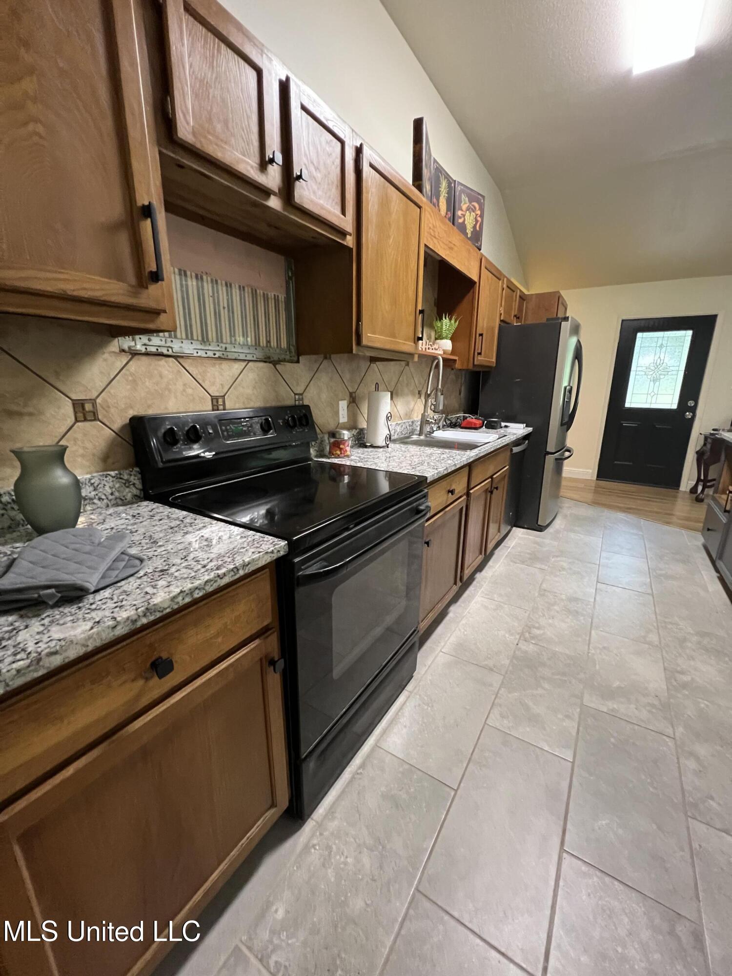 260 Lakeside Drive Property Photo 19