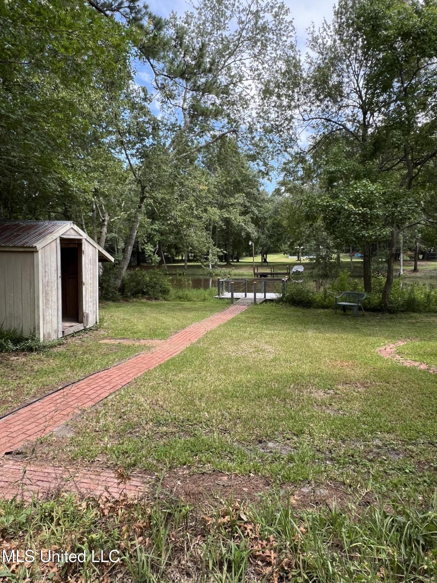 260 Lakeside Drive Property Photo 23