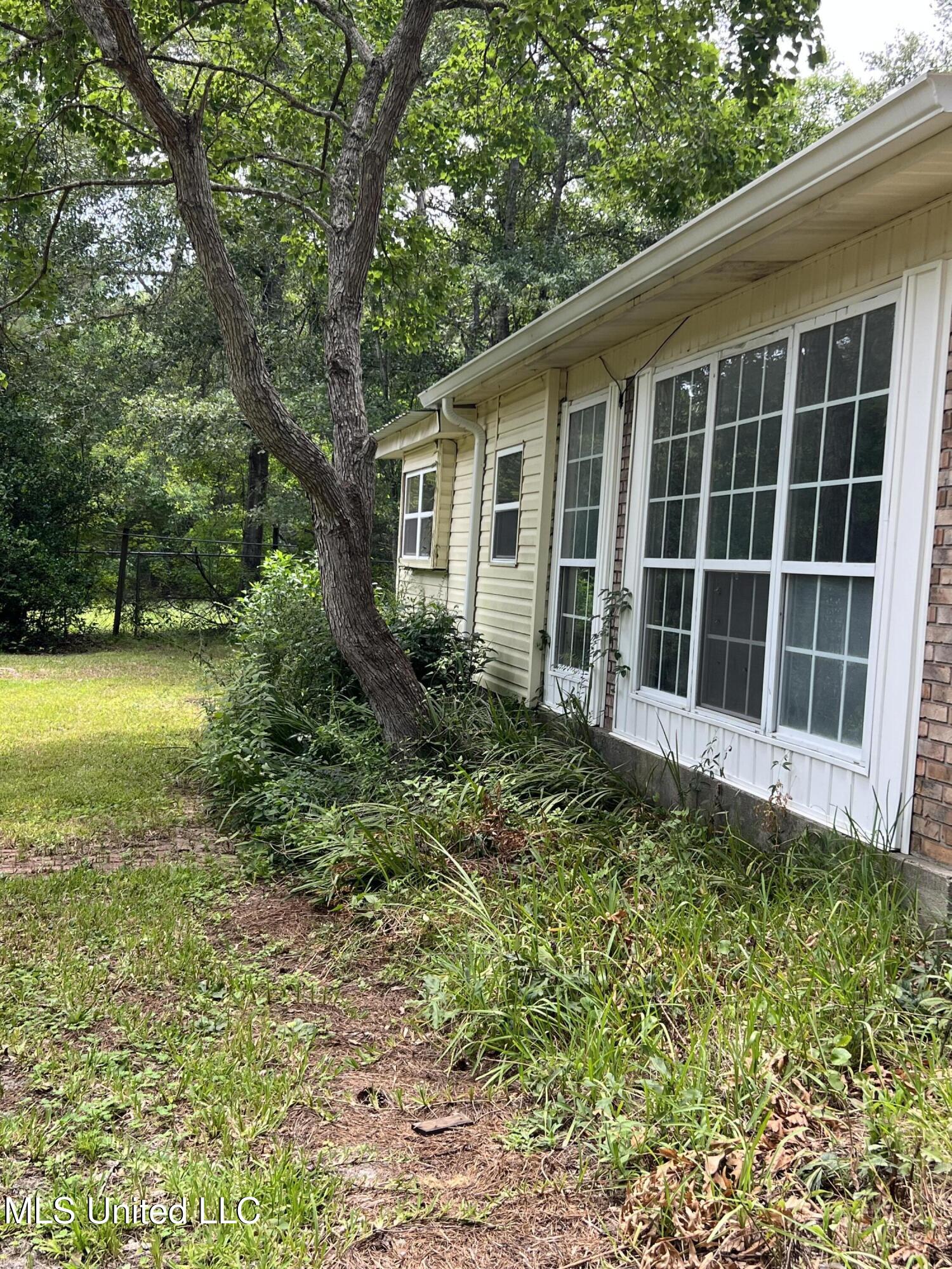 260 Lakeside Drive Property Photo 25