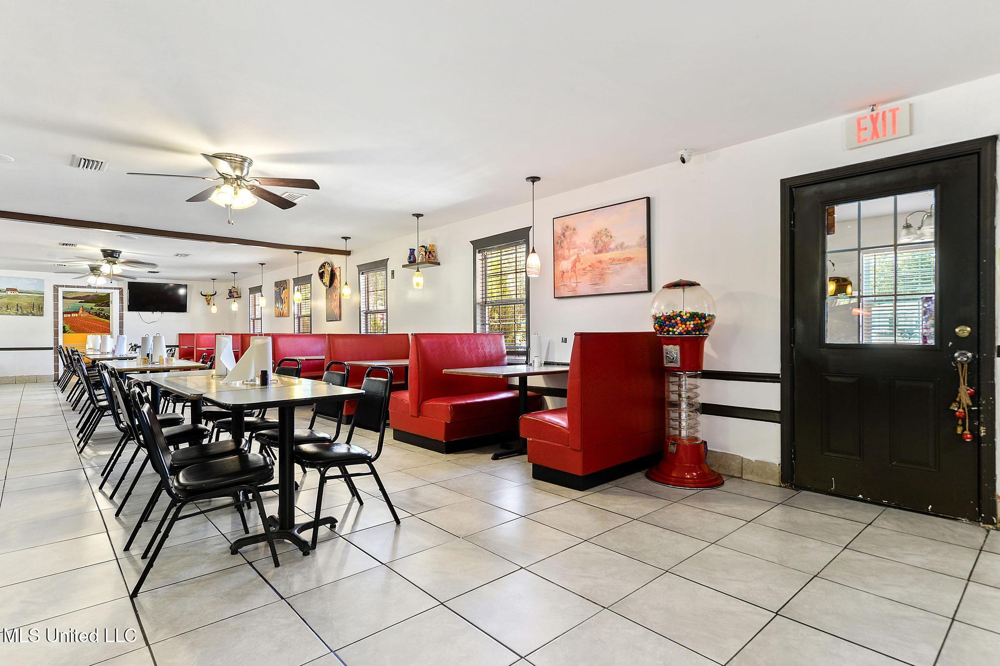 202 River Street Property Photo 4