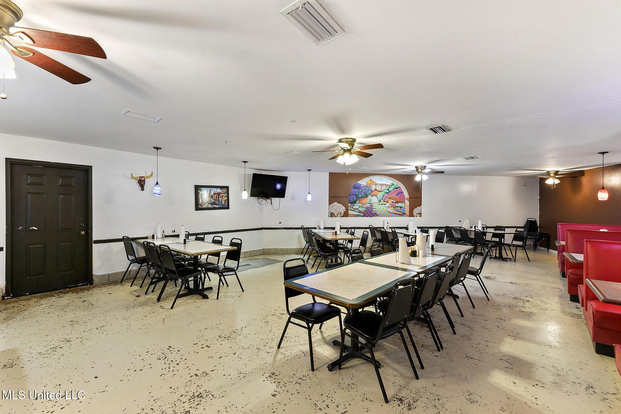 202 River Street Property Photo 8