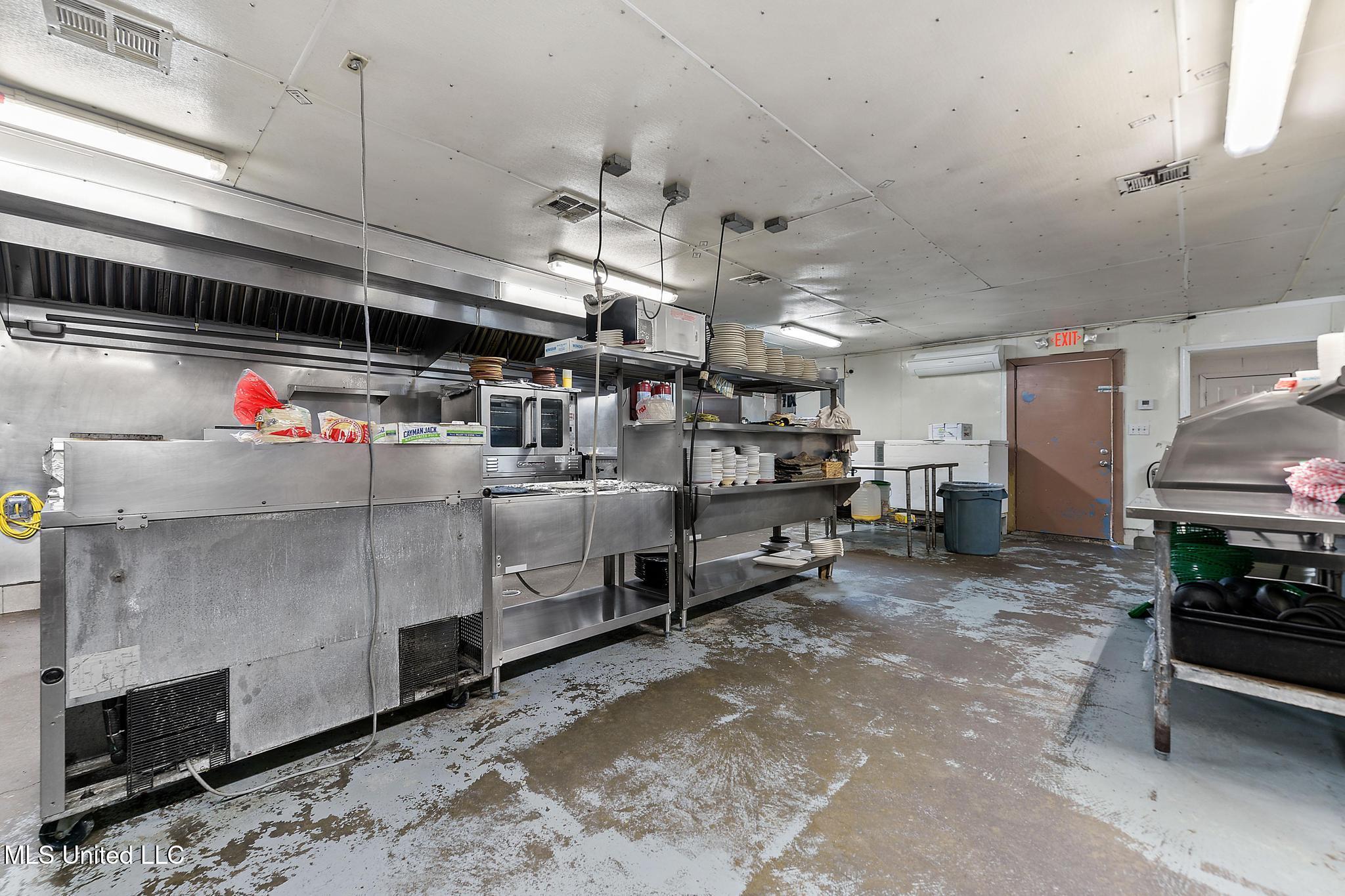 202 River Street Property Photo 12