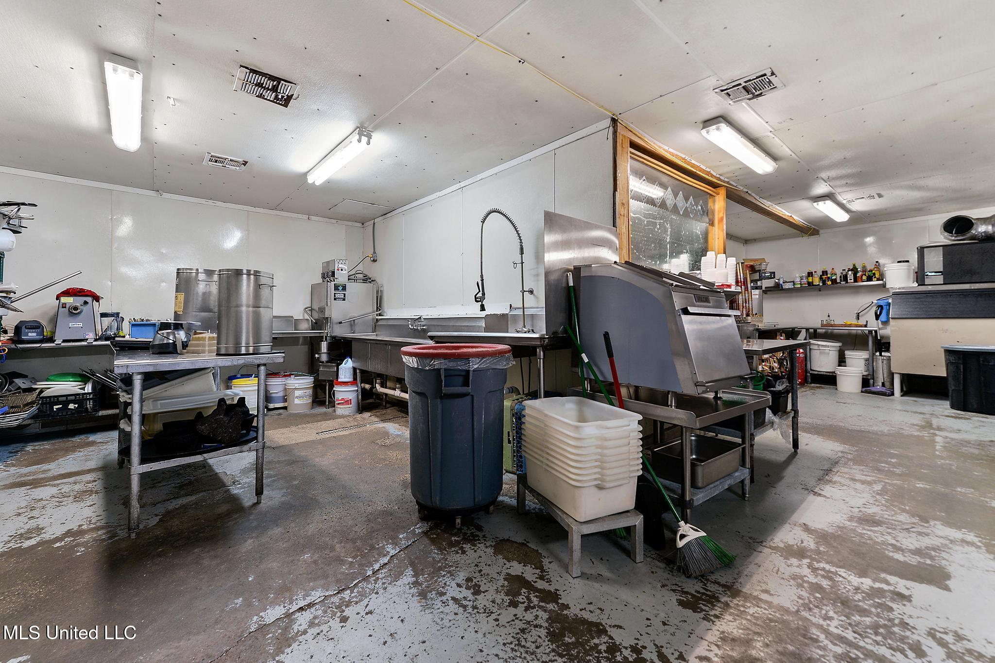 202 River Street Property Photo 14