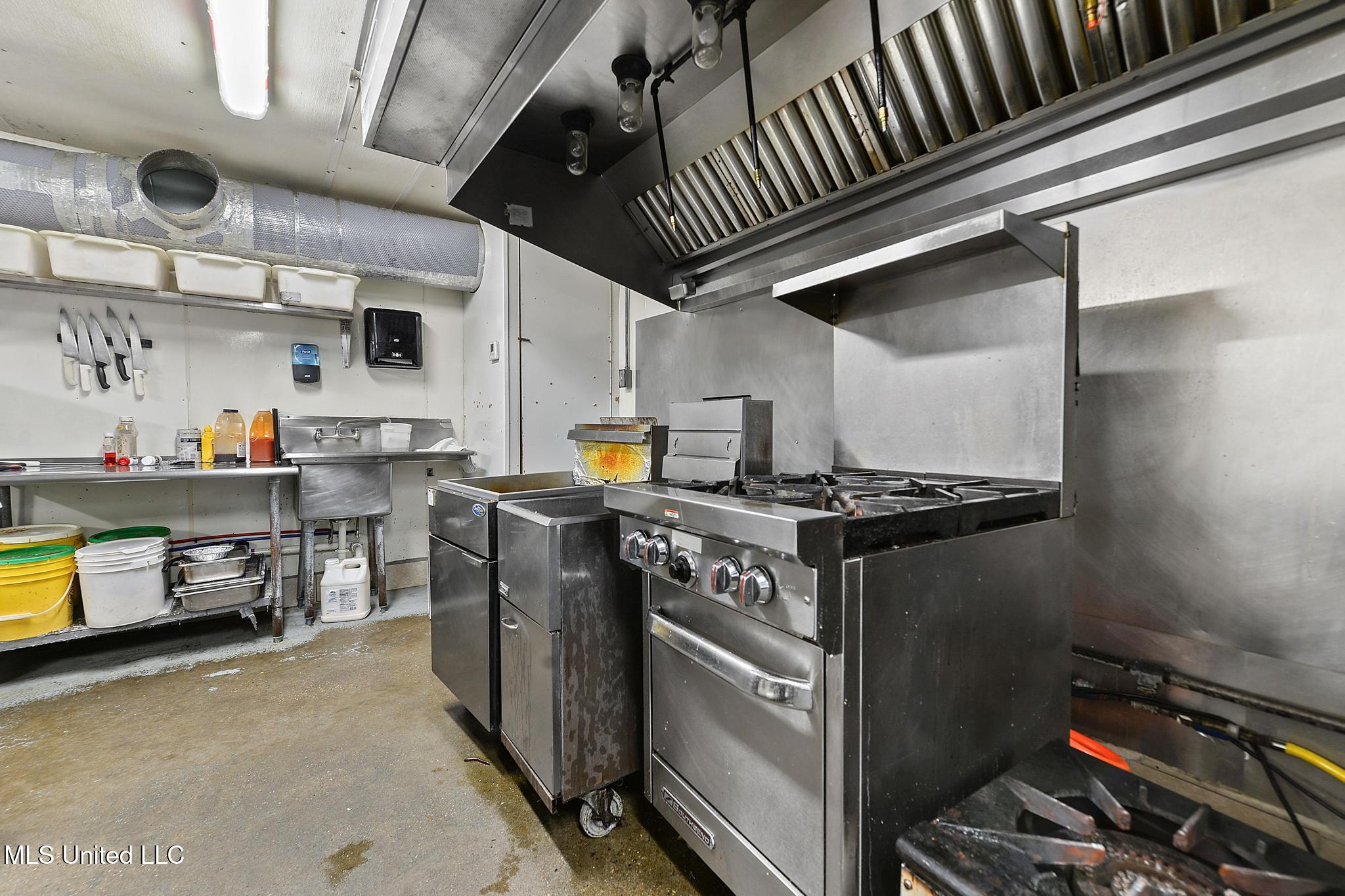 202 River Street Property Photo 18