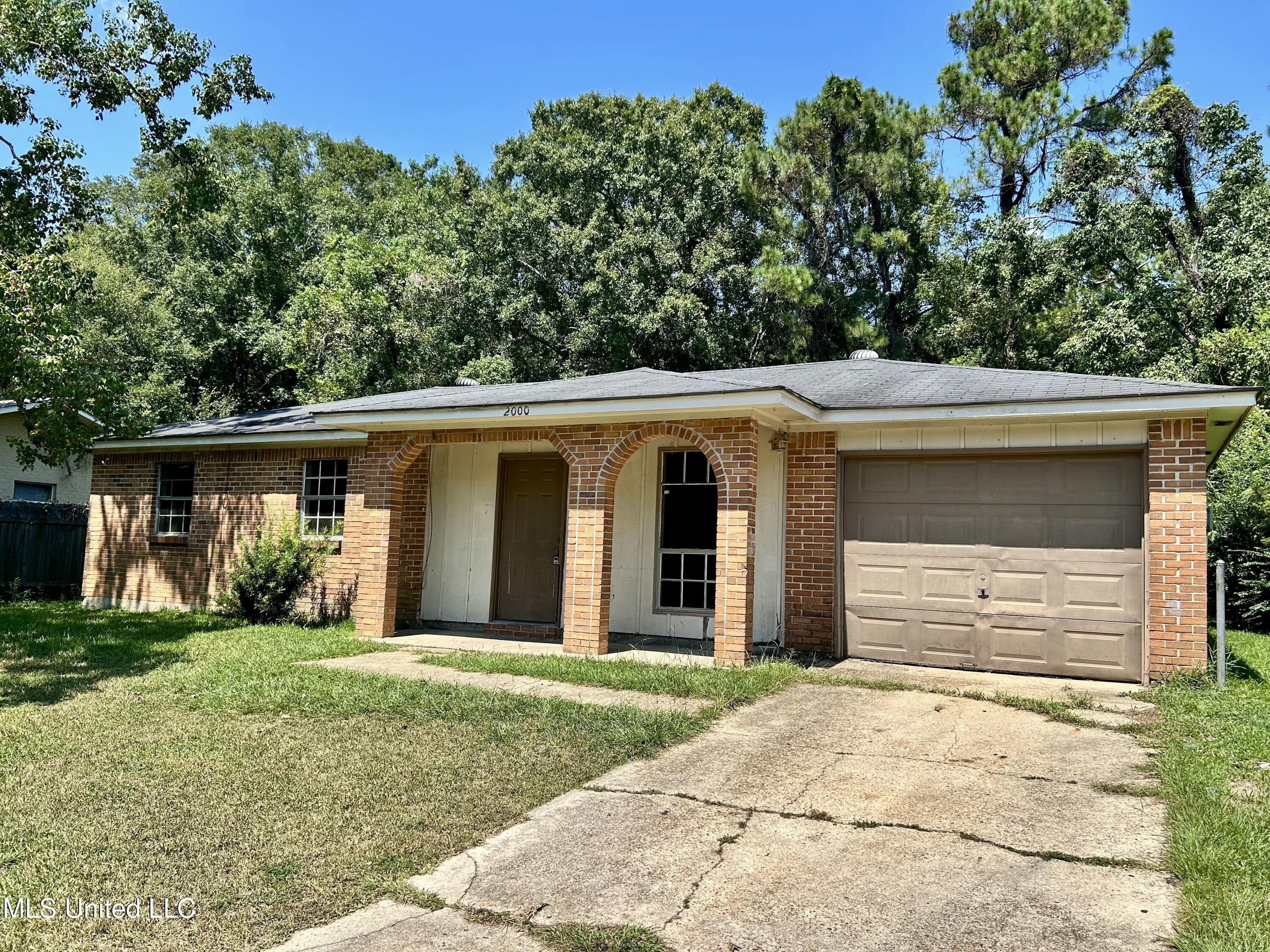 2000 Carol Drive Property Photo 1