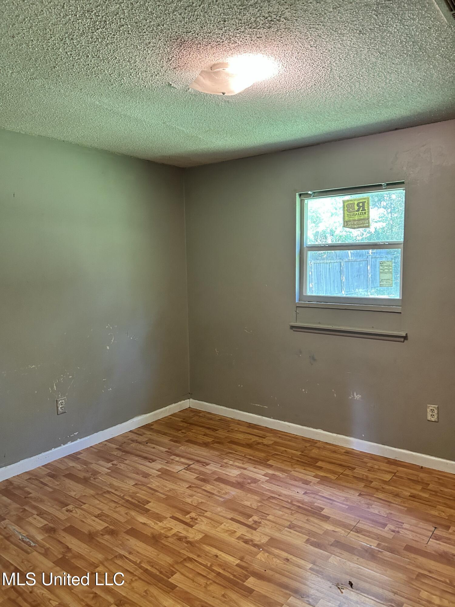 2000 Carol Drive Property Photo 7