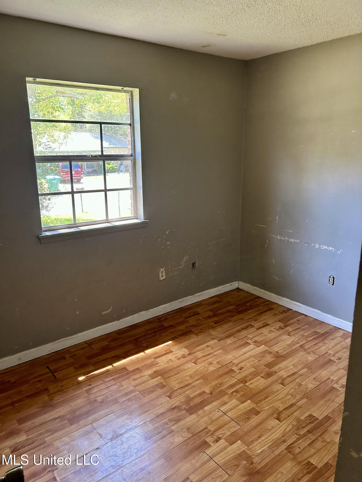 2000 Carol Drive Property Photo 10