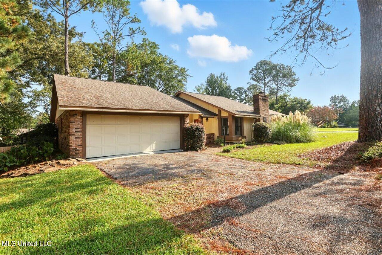 2 Pheasant Run Property Photo 2