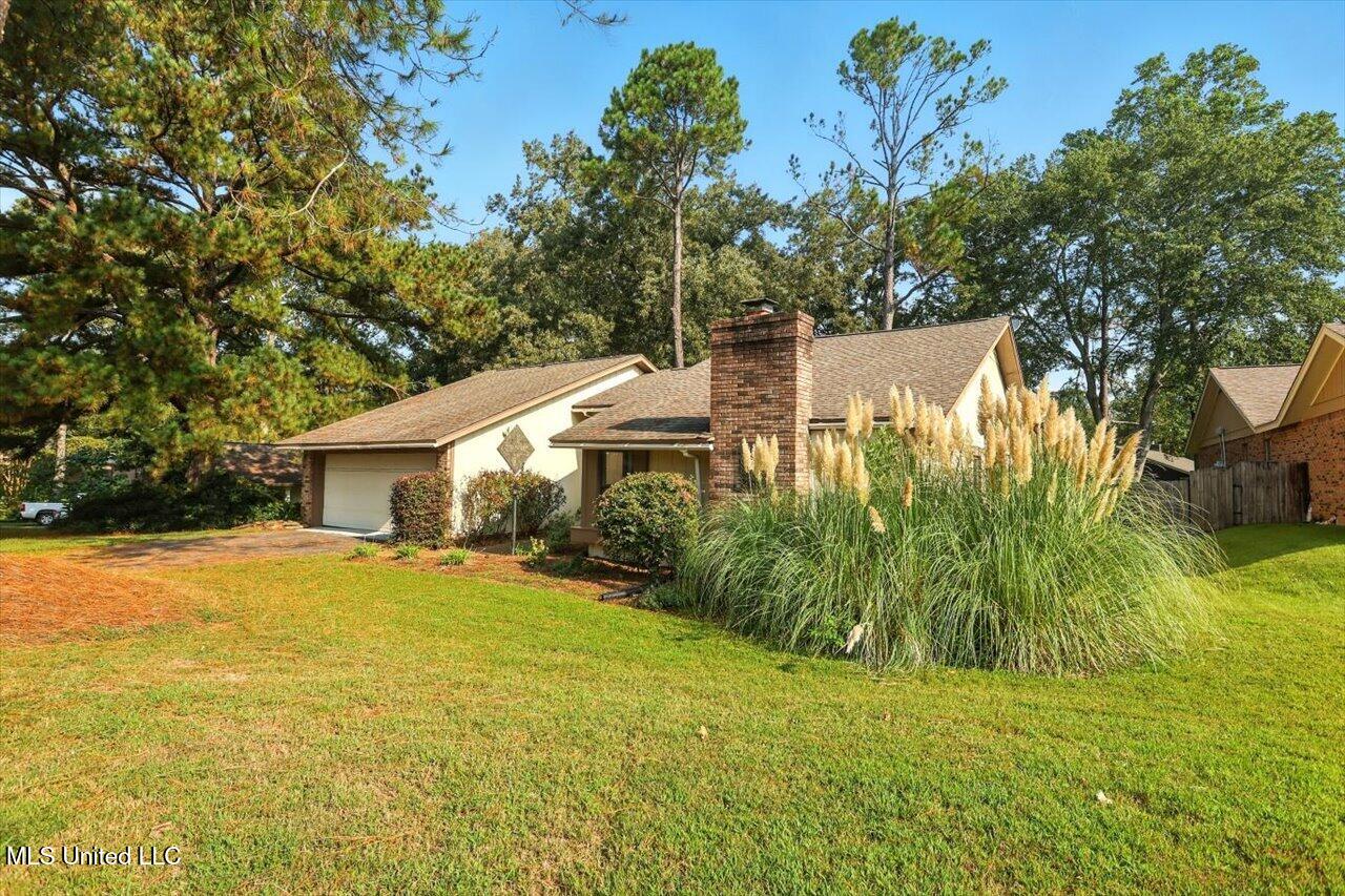 2 Pheasant Run Property Photo 3