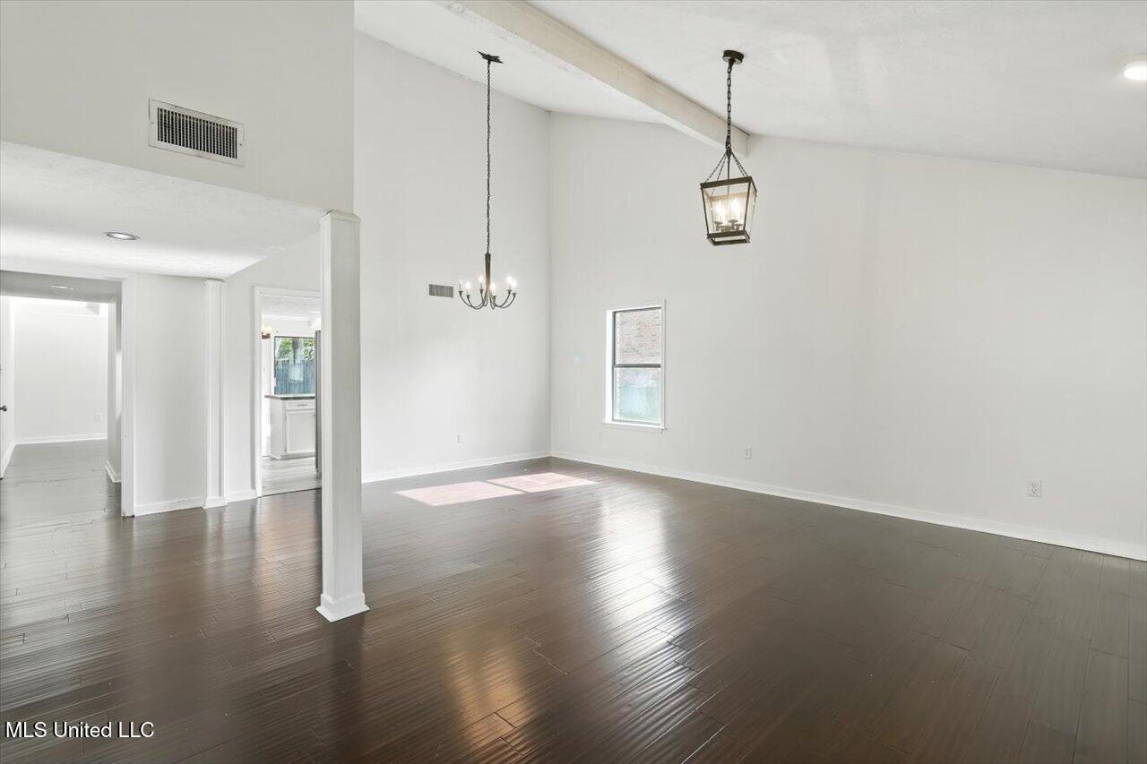 2 Pheasant Run Property Photo 8