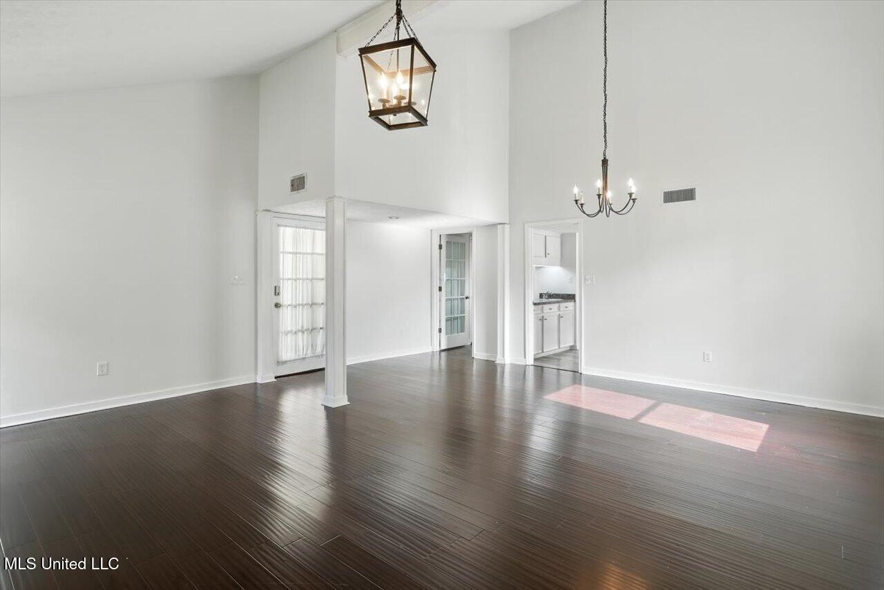 2 Pheasant Run Property Photo 9