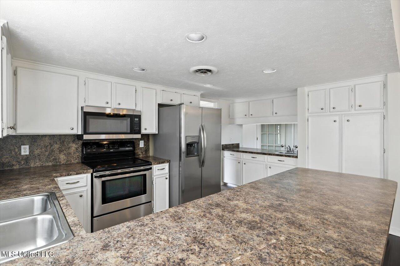 2 Pheasant Run Property Photo 17