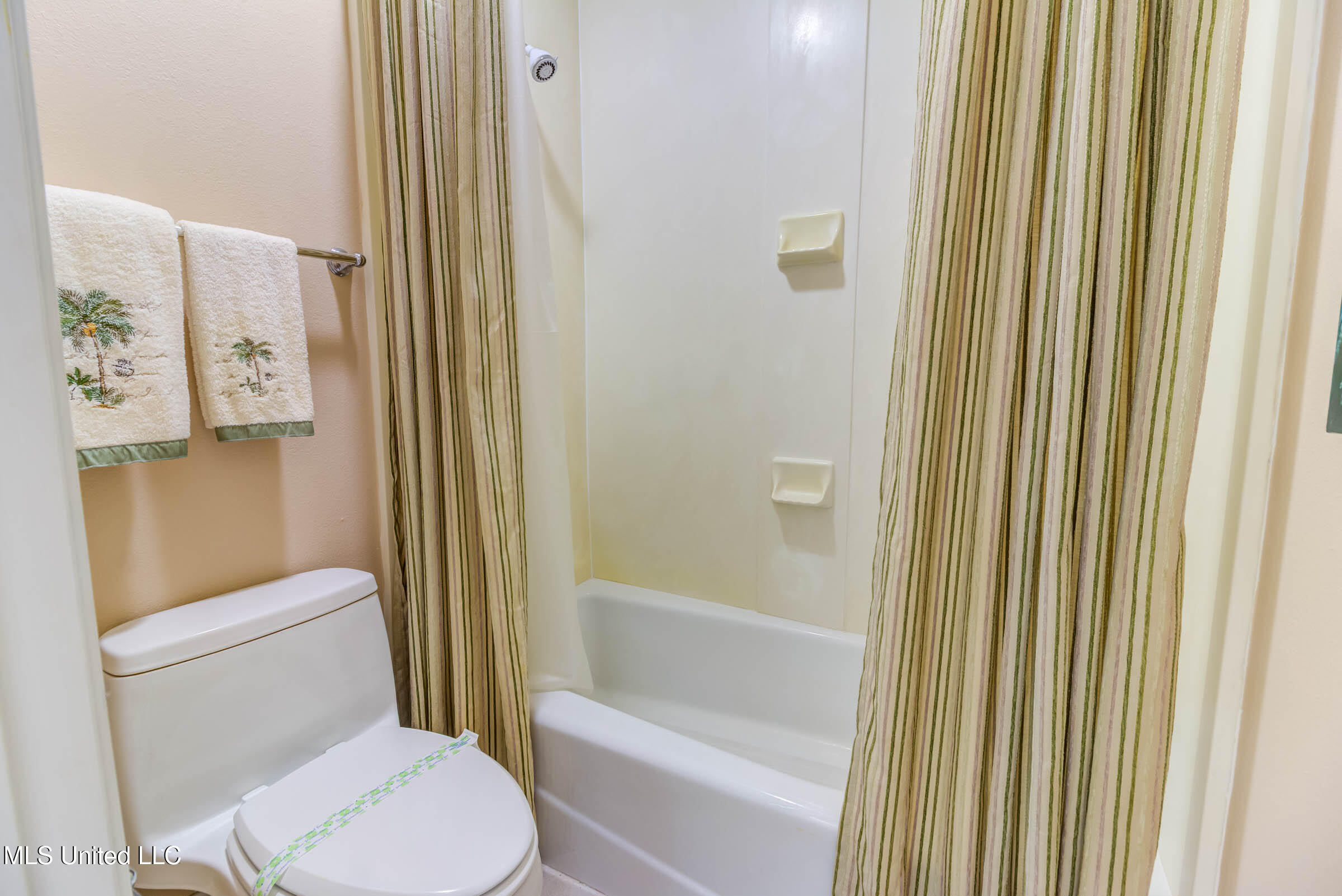 2668 Beach Boulevard Property Photo 36