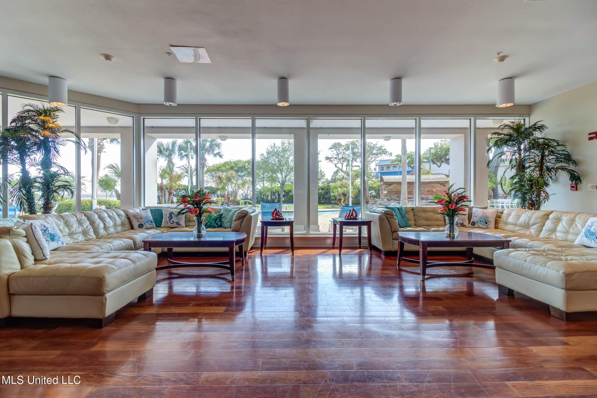 2668 Beach Boulevard Property Photo 47