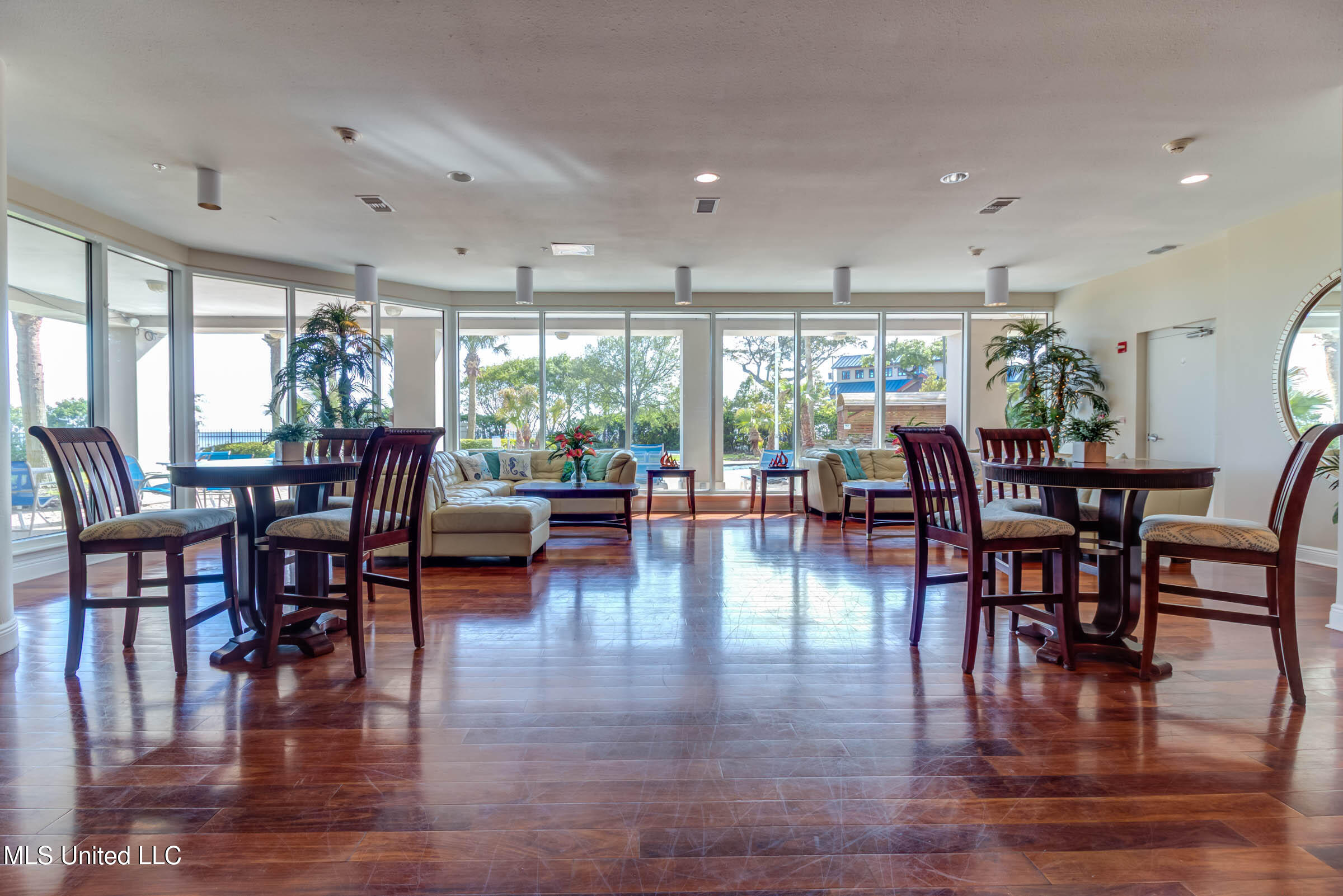 2668 Beach Boulevard Property Photo 49