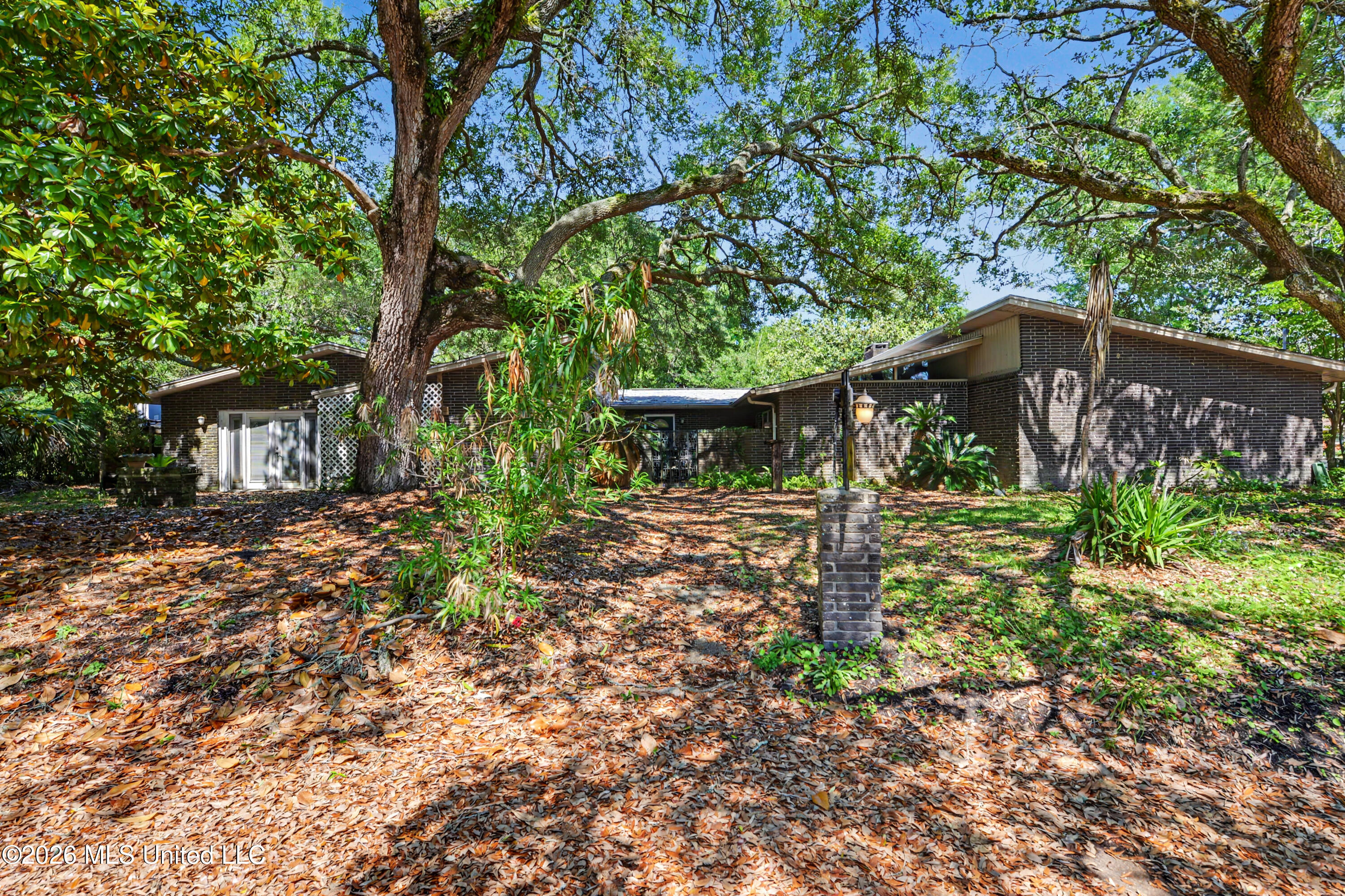 1040 Del Norte Circle Property Photo 1