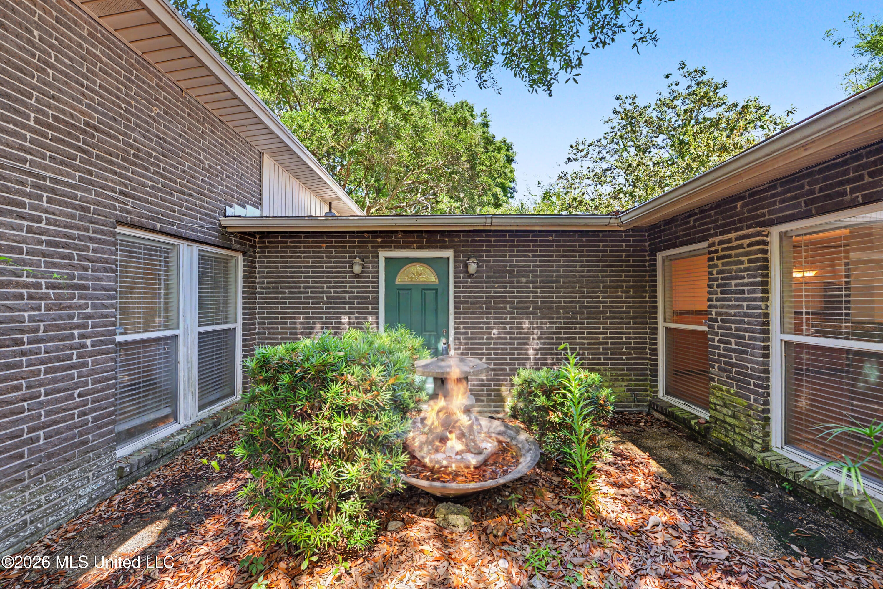 1040 Del Norte Circle Property Photo 3