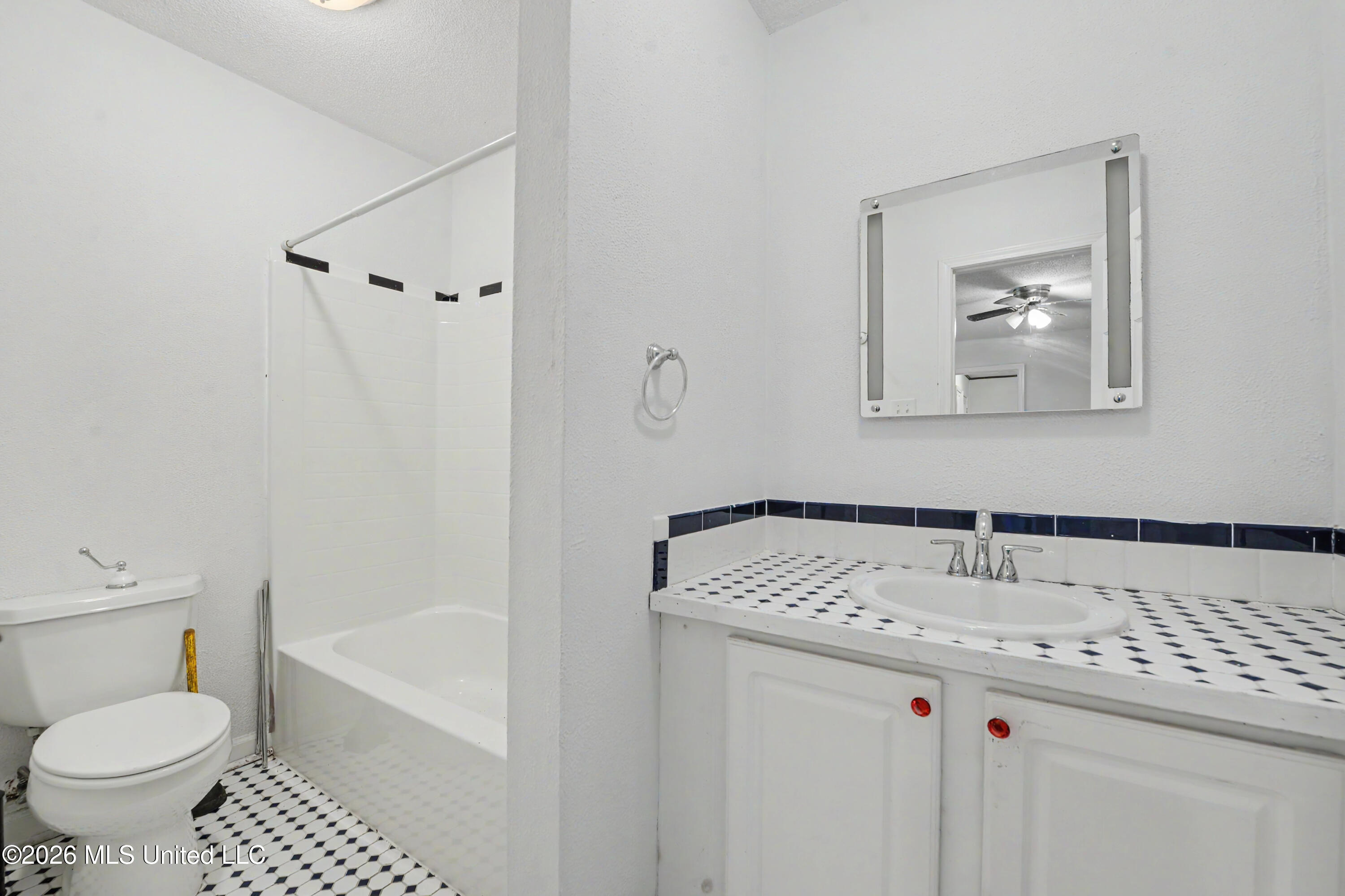 1040 Del Norte Circle Property Photo 14
