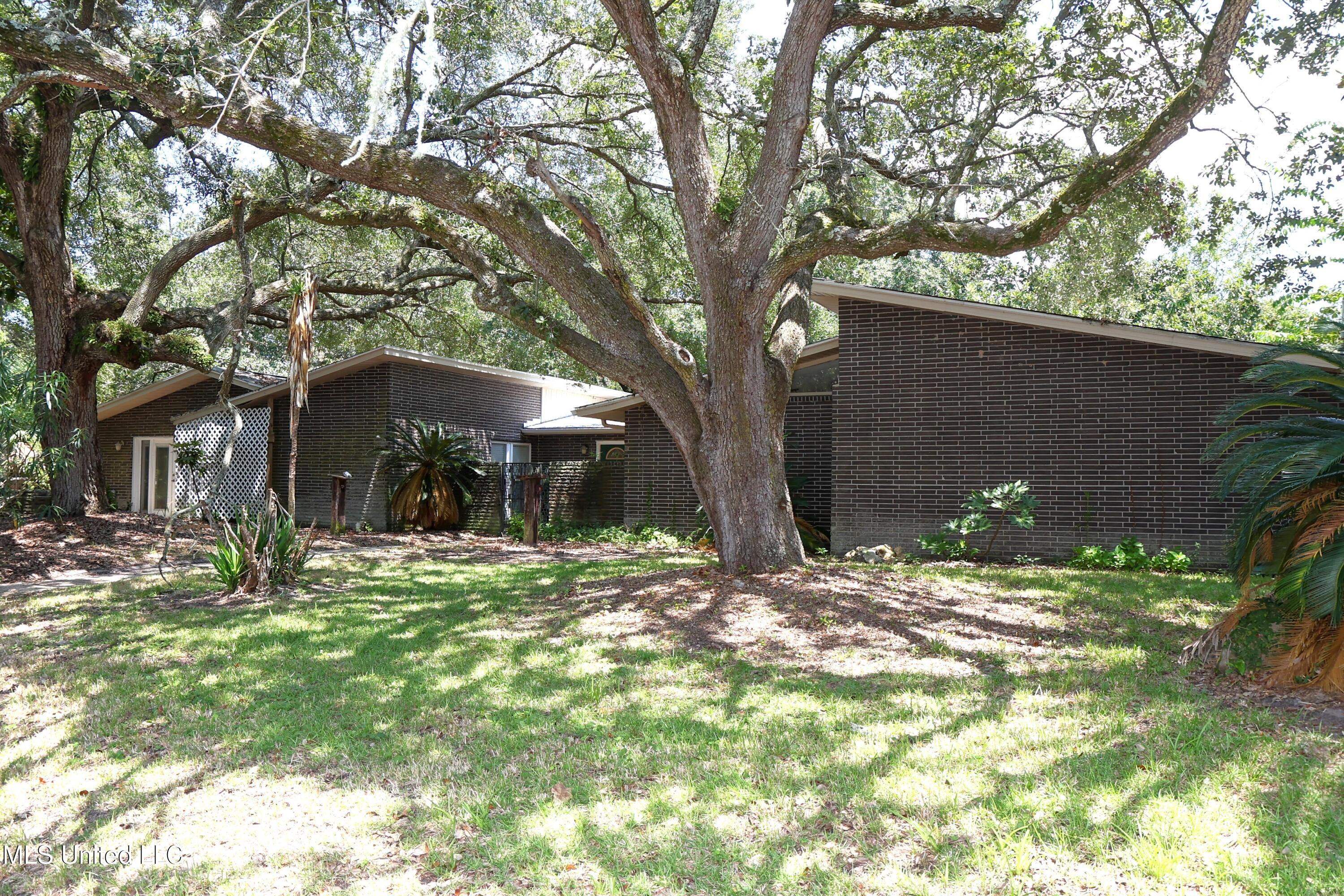 1040 Del Norte Circle Circle Property Photo 1