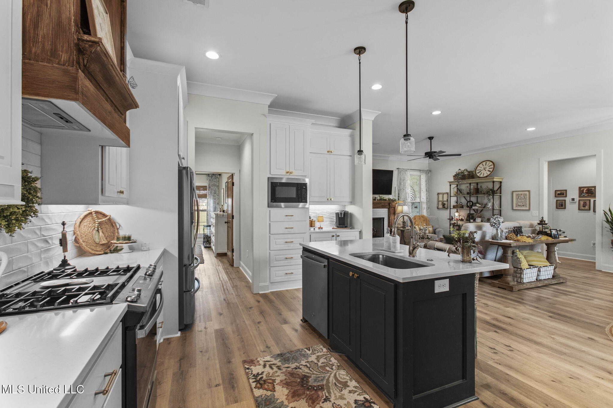 202 Silver Maple Place Property Photo 11