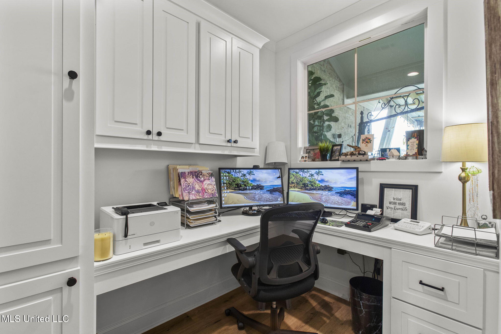 202 Silver Maple Place Property Photo 13