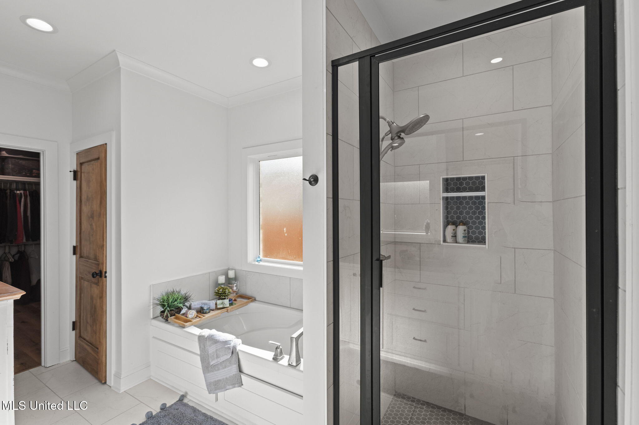 202 Silver Maple Place Property Photo 21