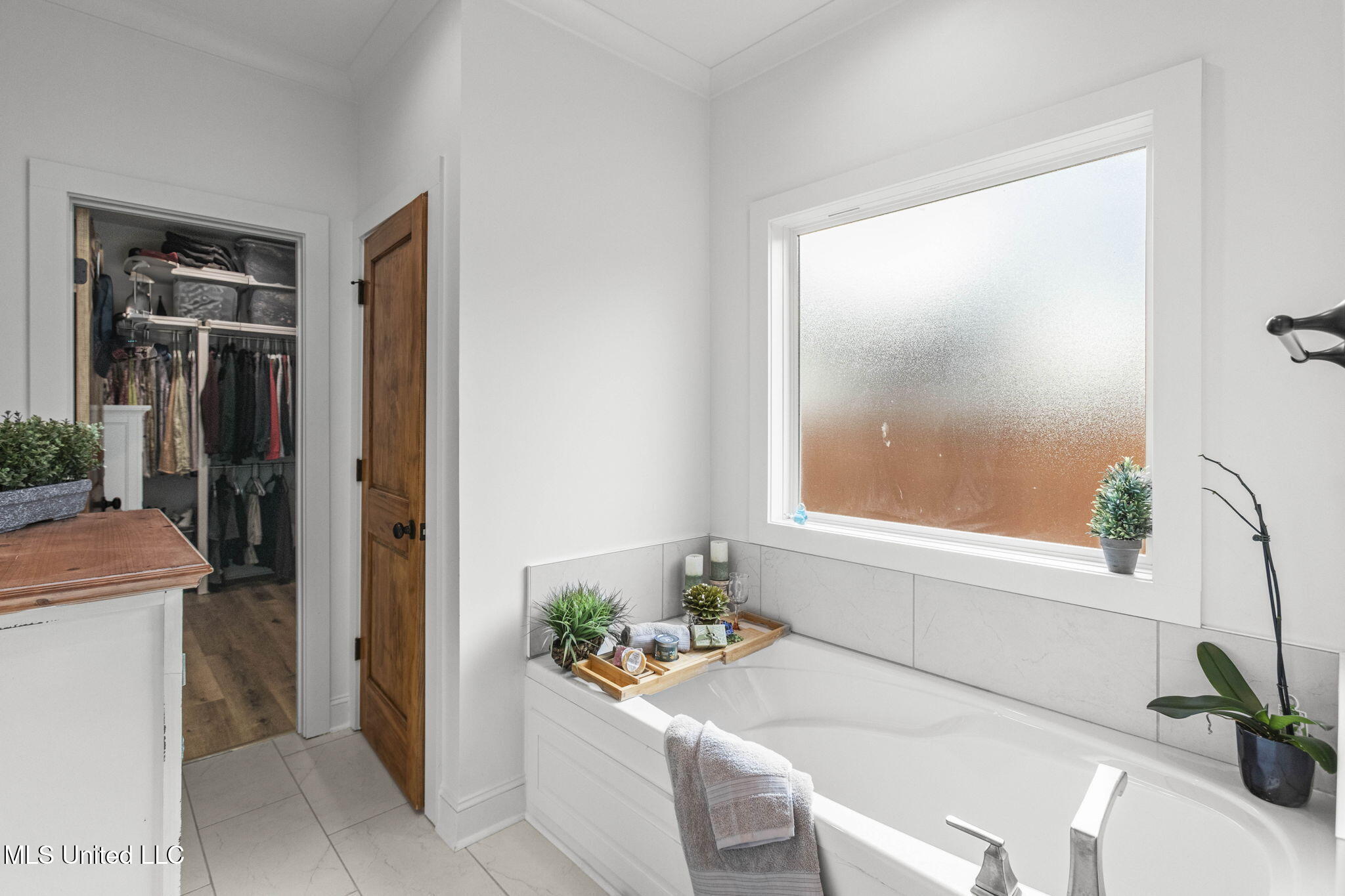 202 Silver Maple Place Property Photo 22