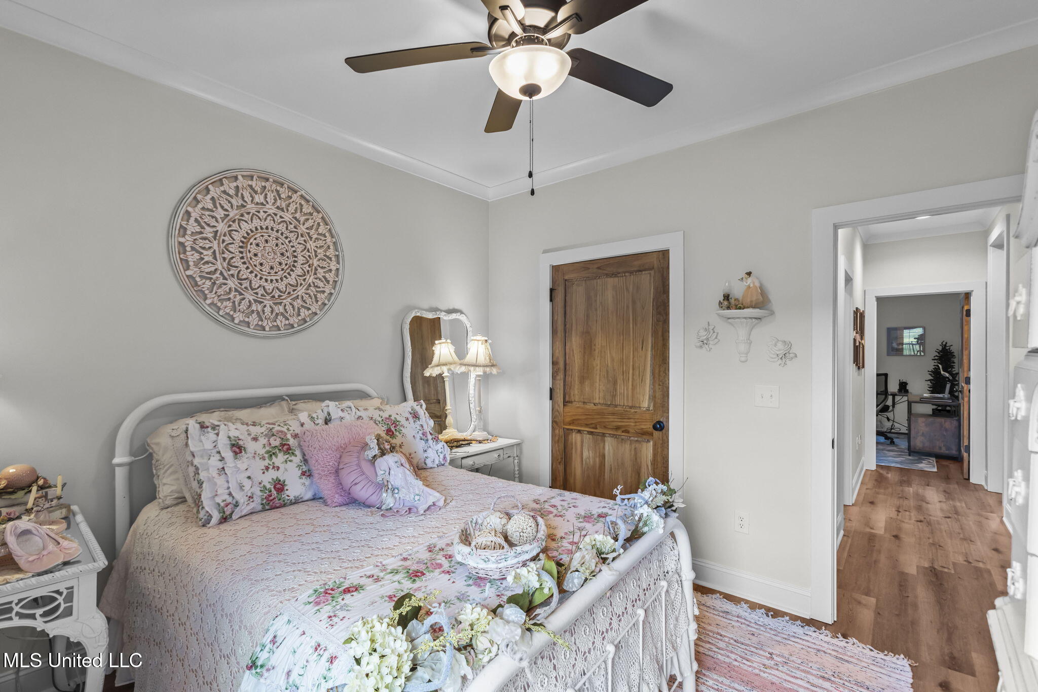 202 Silver Maple Place Property Photo 27