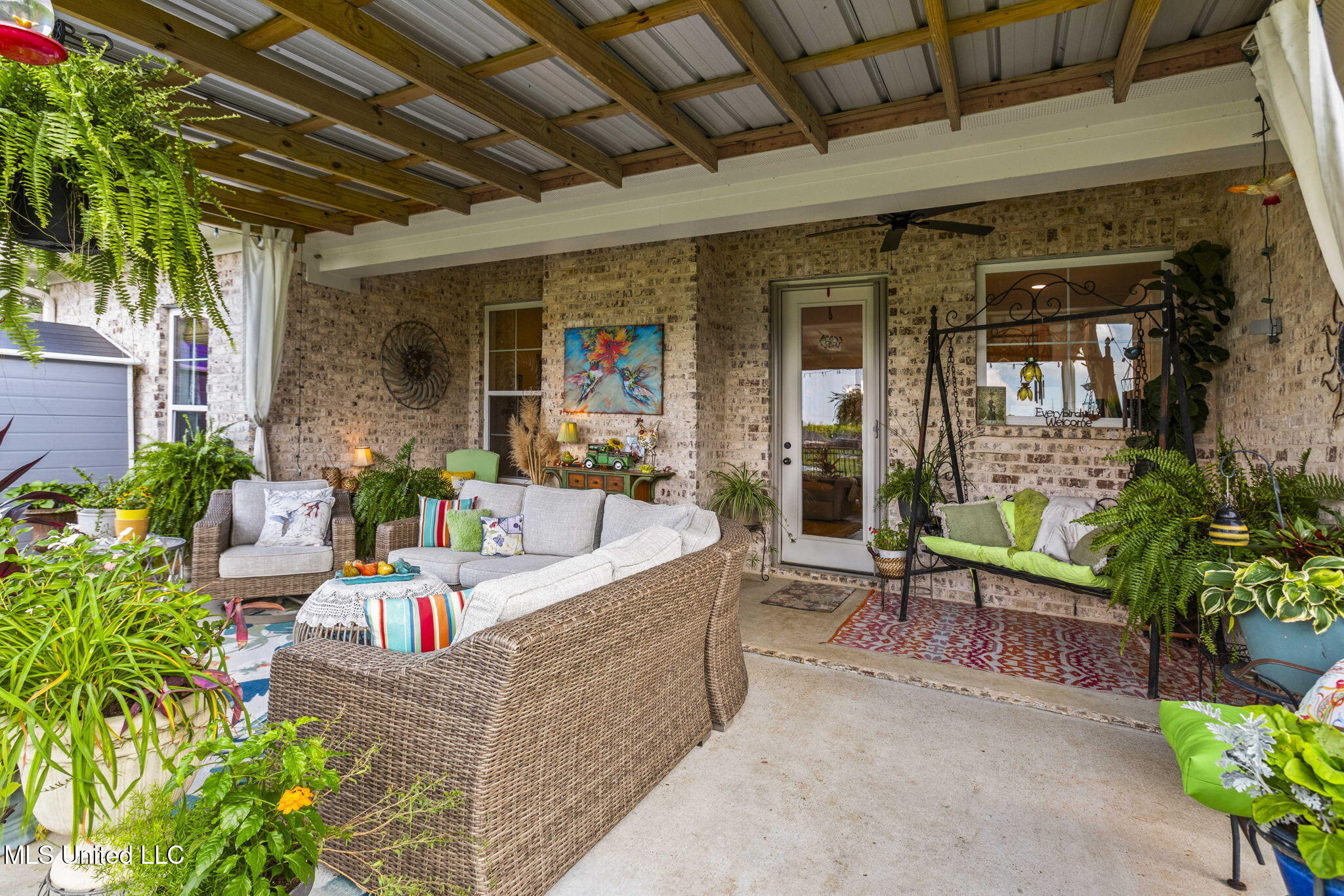 202 Silver Maple Place Property Photo 28